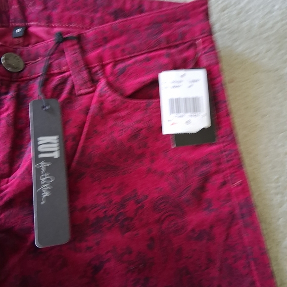 New Kut from the Kloth Burgundy Skinny Jeans - Picture 3 of 8